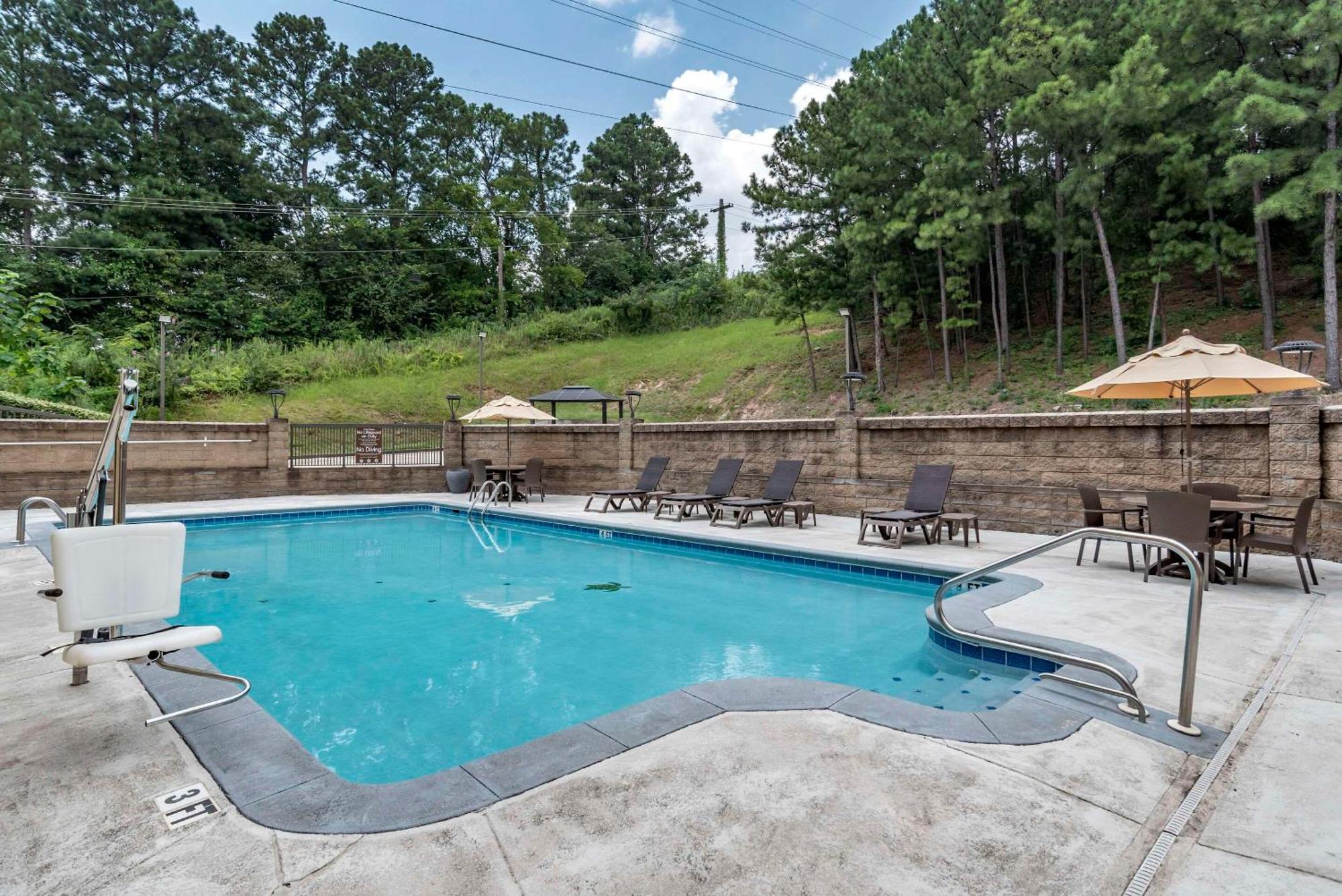 Comfort Inn Birmingham Homewood Exterior photo