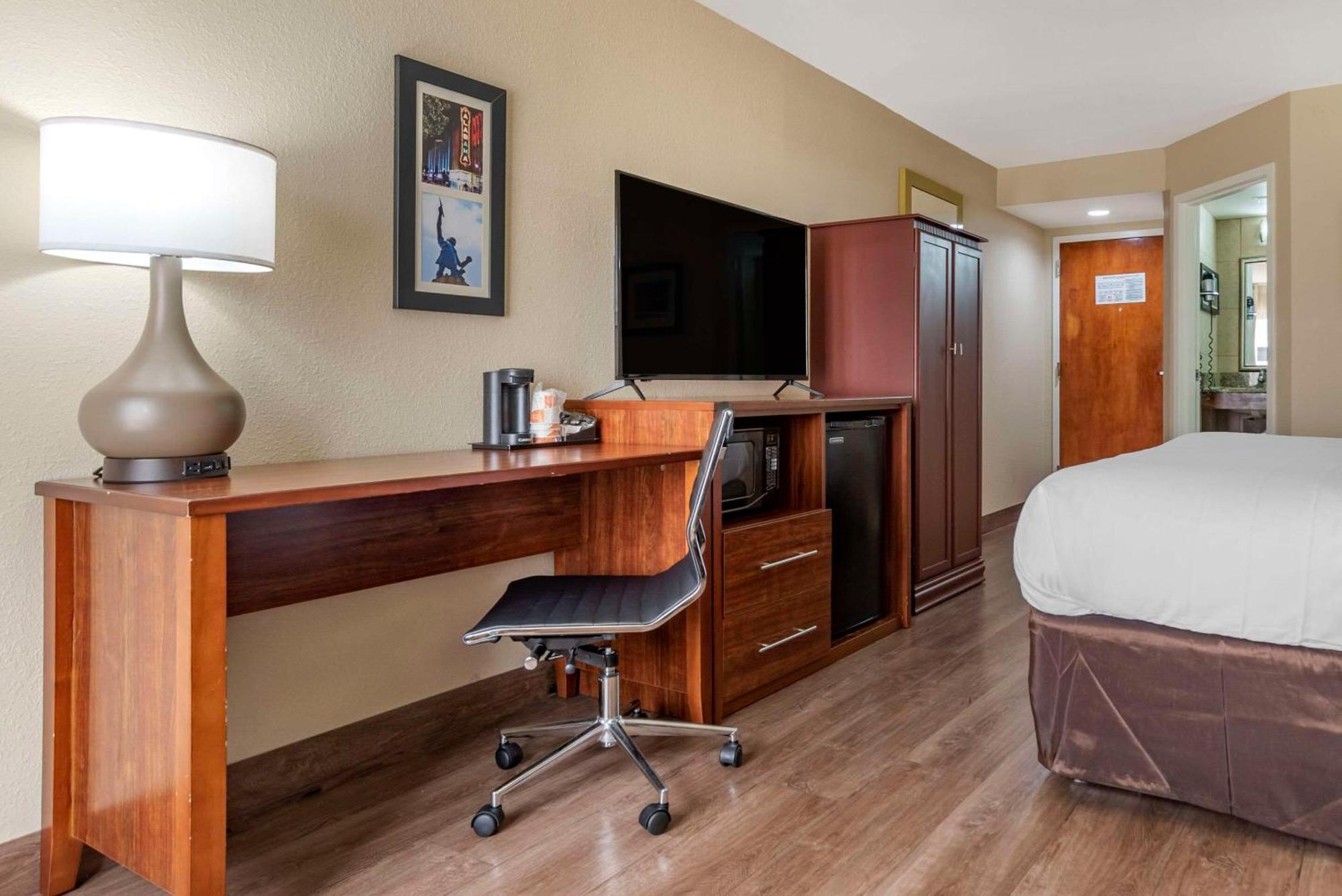 Comfort Inn Birmingham Homewood Exterior photo