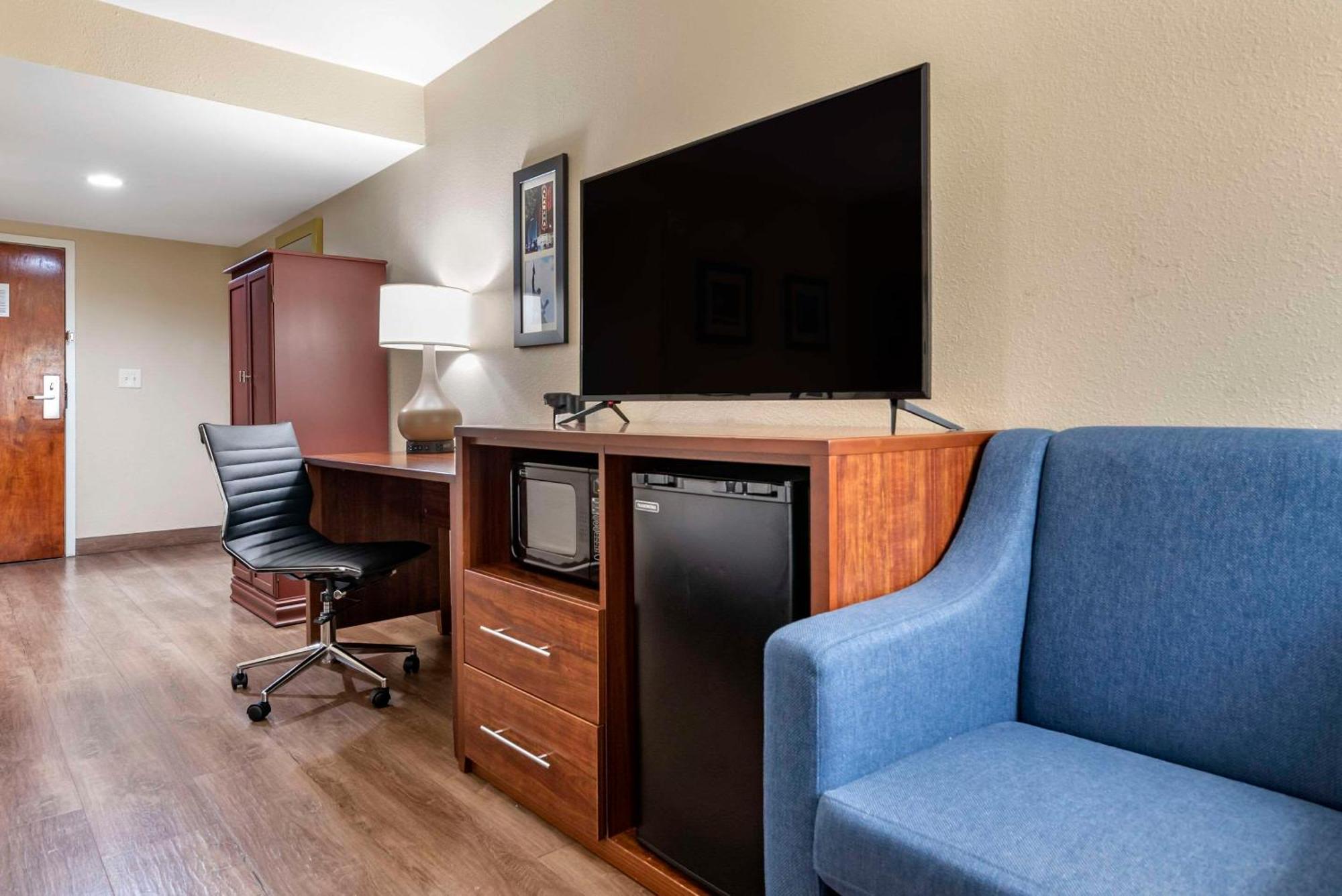 Comfort Inn Birmingham Homewood Exterior photo