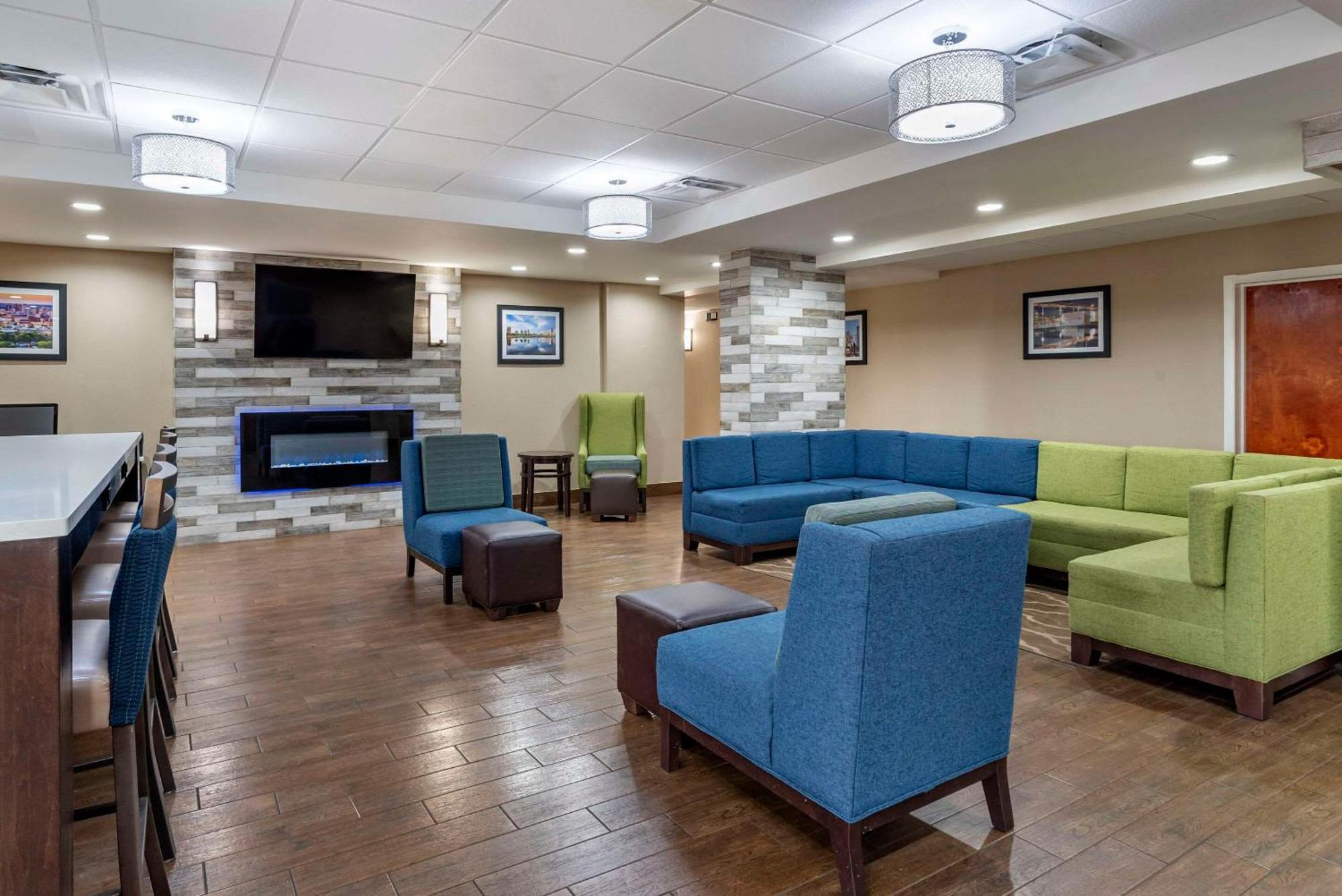 Comfort Inn Birmingham Homewood Exterior photo